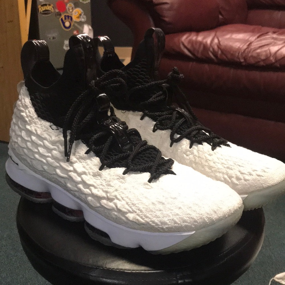Nike Lebron XV 15 white graffiti size 11